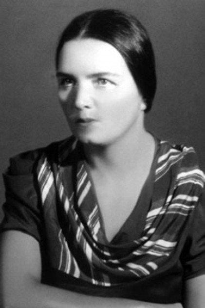 Nina Rusinova - Actor Profile Photo