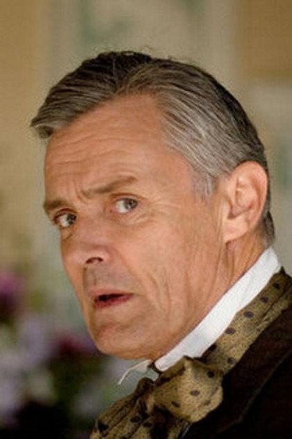 Simon Williams - Actor Profile Photo