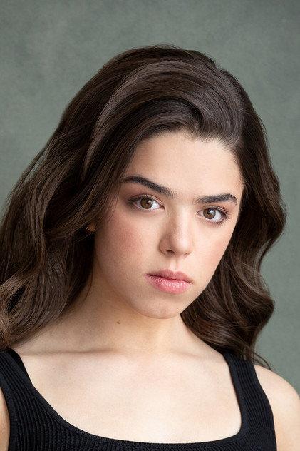 Alexandra Chaves - Actor Profile Photo