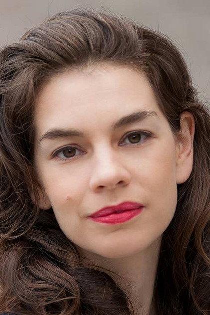 Isabelle Stoffel - Actor Profile Photo