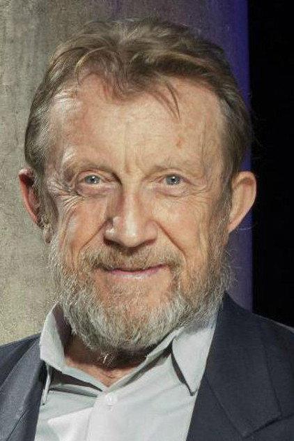 Edward Linde-Lubaszenko - Actor Profile Photo