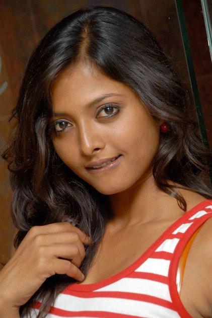 Niveditha - Actor Profile Photo