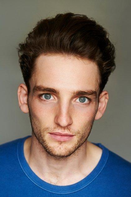 Laurie Davidson - Actor Profile Photo