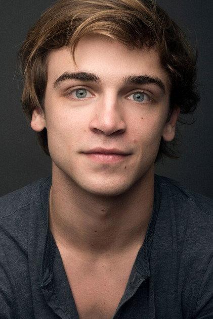 Sean Grandillo - Actor Profile Photo
