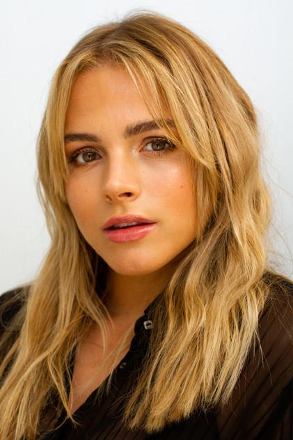 Laine Neil - Actor Profile Photo