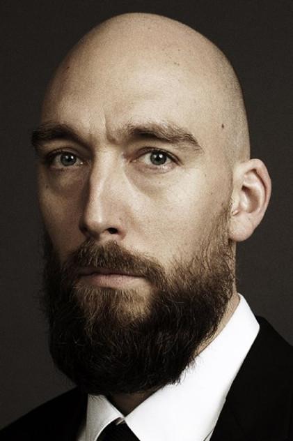 Asbjørn Krogh Nissen - Actor Profile Photo