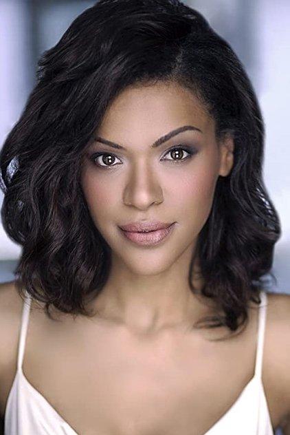 Alvina August - Actor Profile Photo