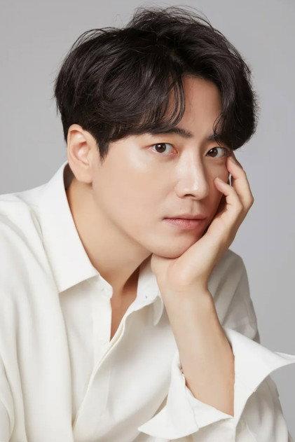 Lee Jun-hyuk - Actor Profile Photo