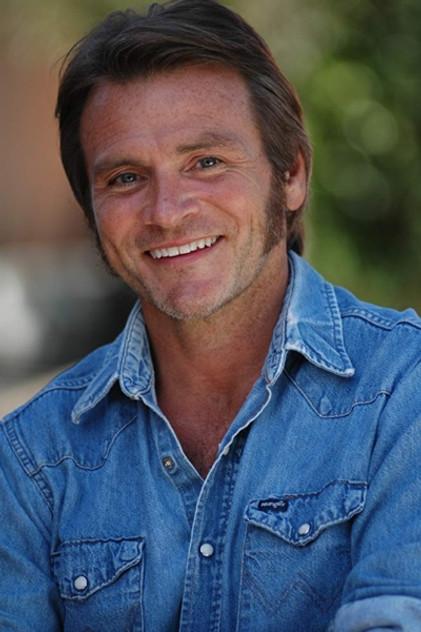 Douglas Bennett - Actor Profile Photo