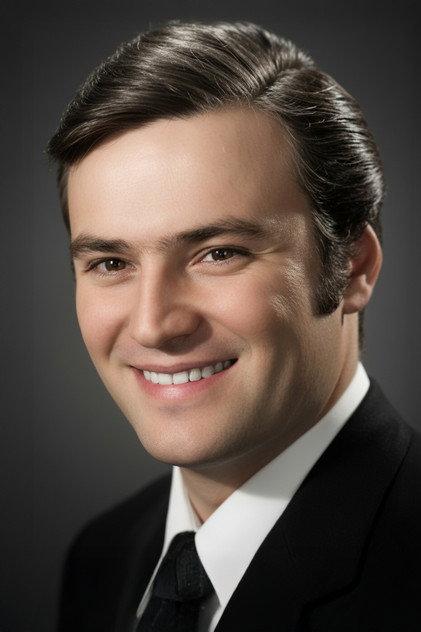 Ediz Hun - Actor Profile Photo