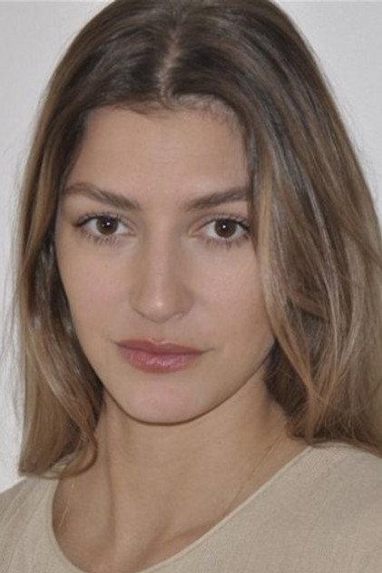 Laura Auclair - Actor Profile Photo
