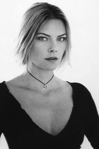 Paula Devicq - Actor Profile Photo