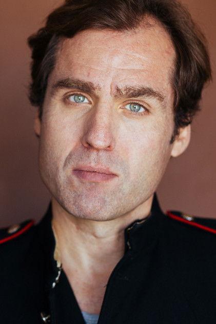 Julian Elfer - Actor Profile Photo