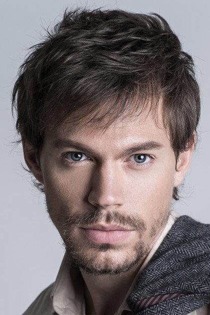 Dean Newcombe - Actor Profile Photo