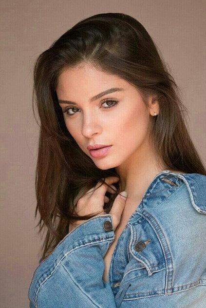Ariana Saavedra - Actor Profile Photo