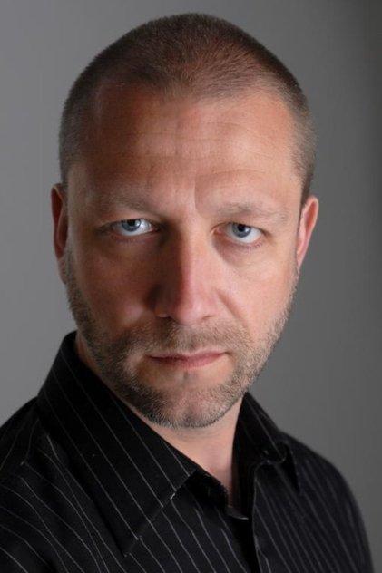 Glenn Salvage - Actor Profile Photo