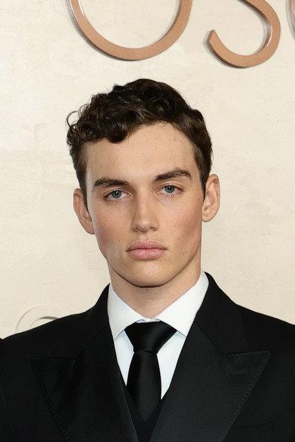 Kit Price - Actor Profile Photo