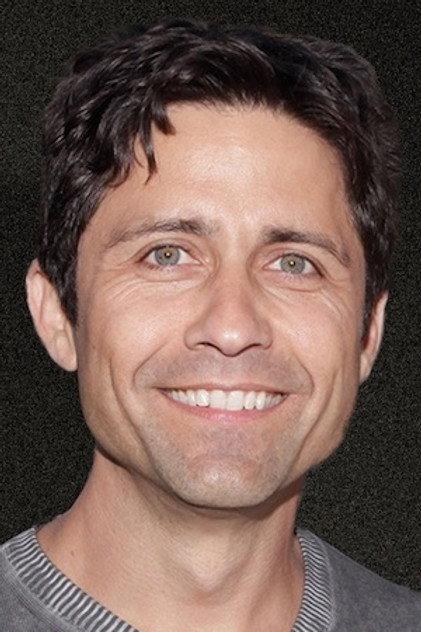 Byron Thames - Actor Profile Photo