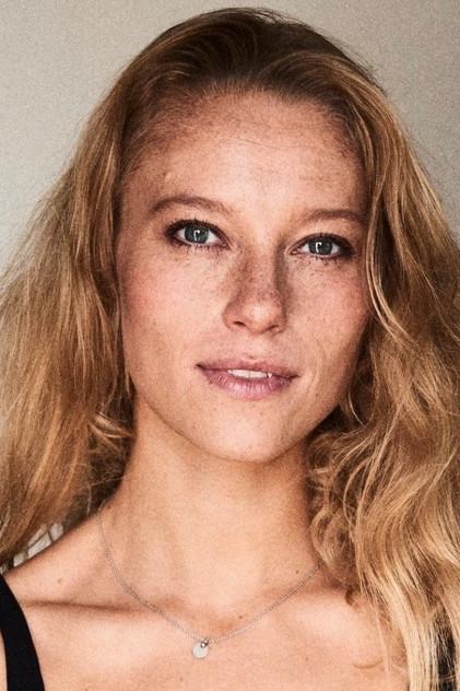 Sofie Topp-Duus - Actor Profile Photo