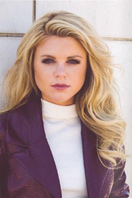 Bailey De Young - Actor Profile Photo