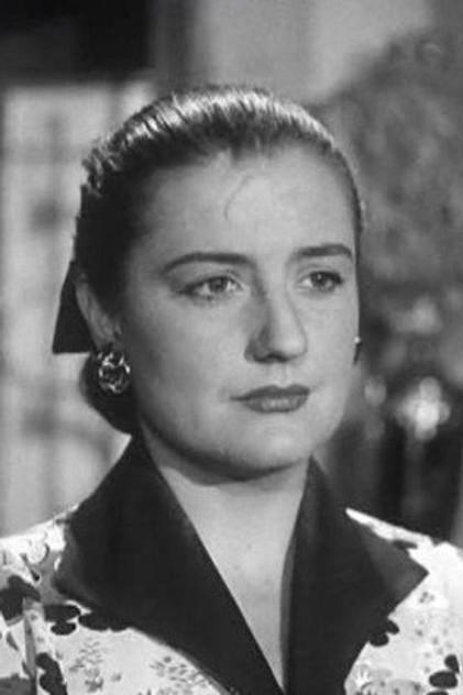 Nelly Mazloum - Actor Profile Photo