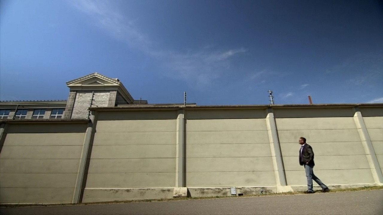 How to Prepare for Prison 2016 movie scene