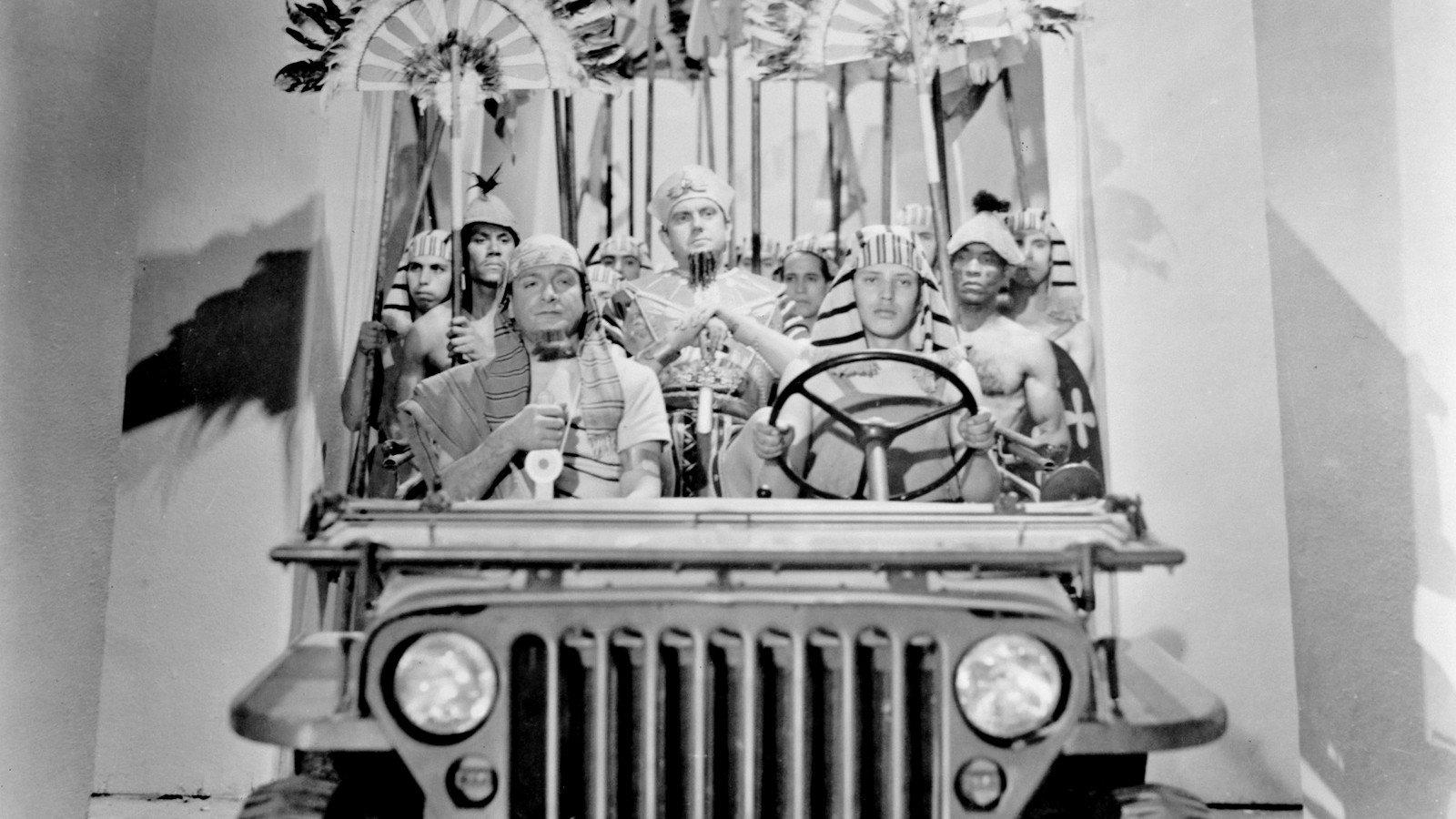 The Pharaoh's Court 1944 movie scene