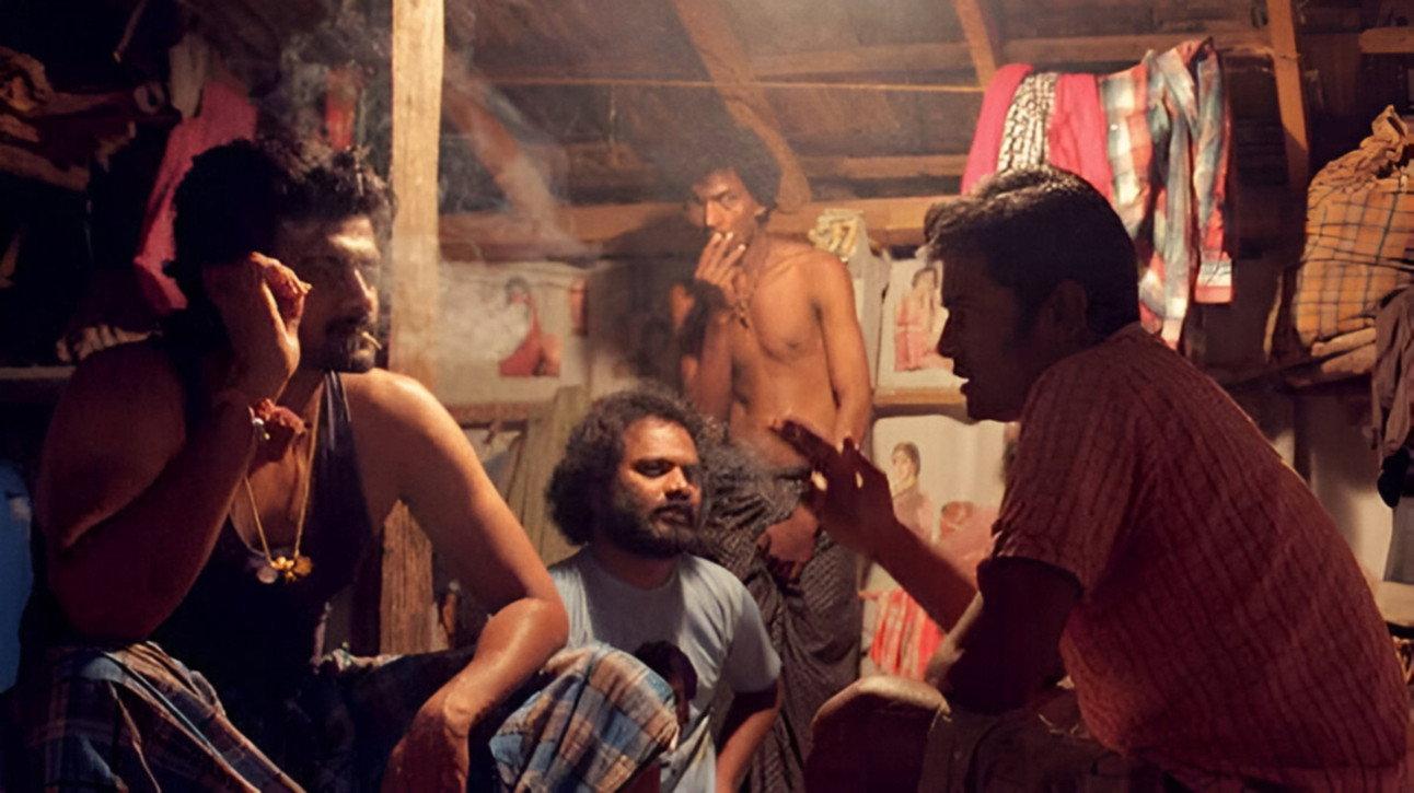 Moodar Koodam 2013 movie scene