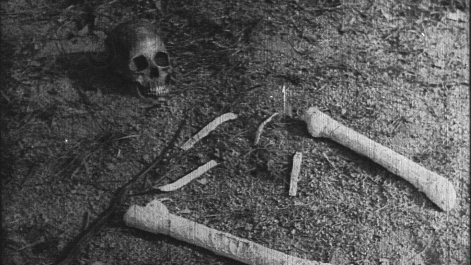 Wailing In Hollow Valley 1930 movie scene