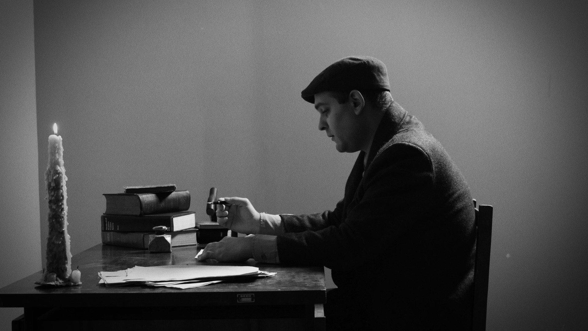 Kafka e a Boneca Viajante 2024 movie scene