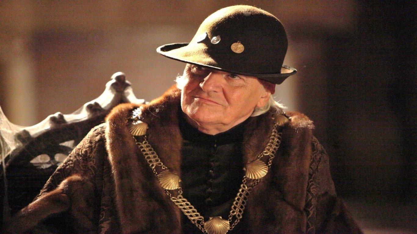 Louis XI, le pouvoir fracassé 2011 movie scene
