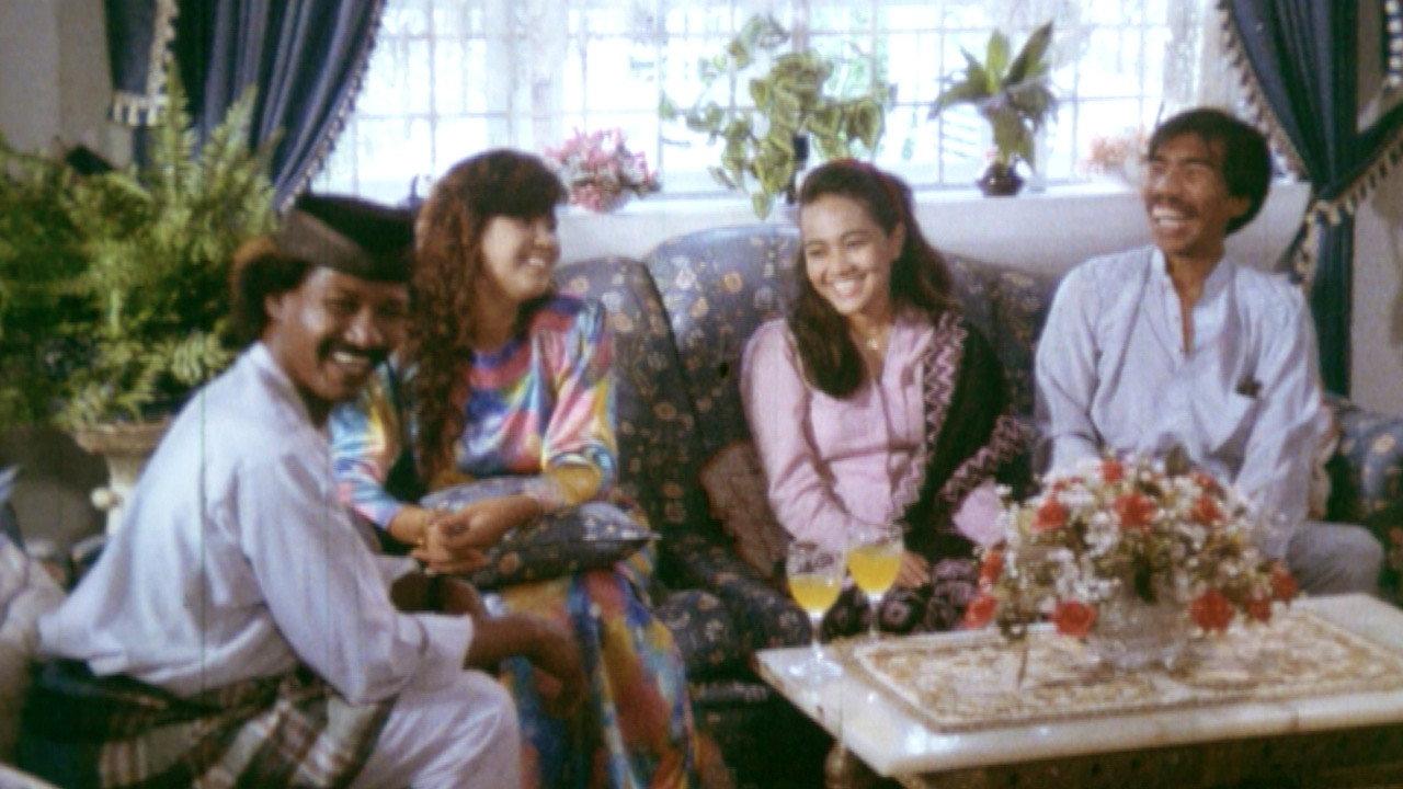 Orang Kampung Otak Kimia 1990 movie scene