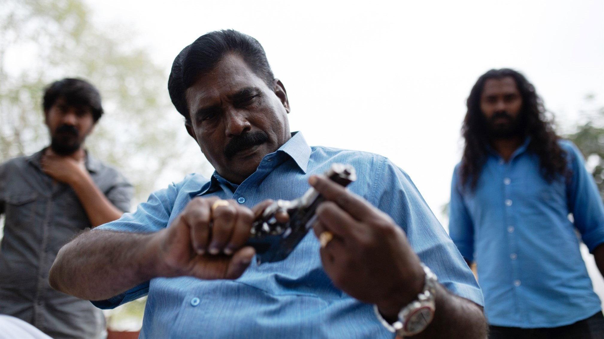 Mayuran 2019 movie scene