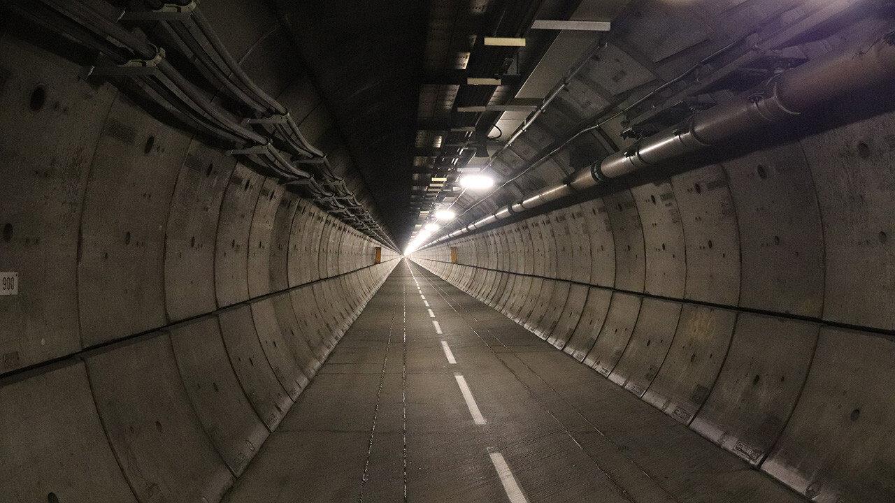 Building the Channel Tunnel 2019 movie scene