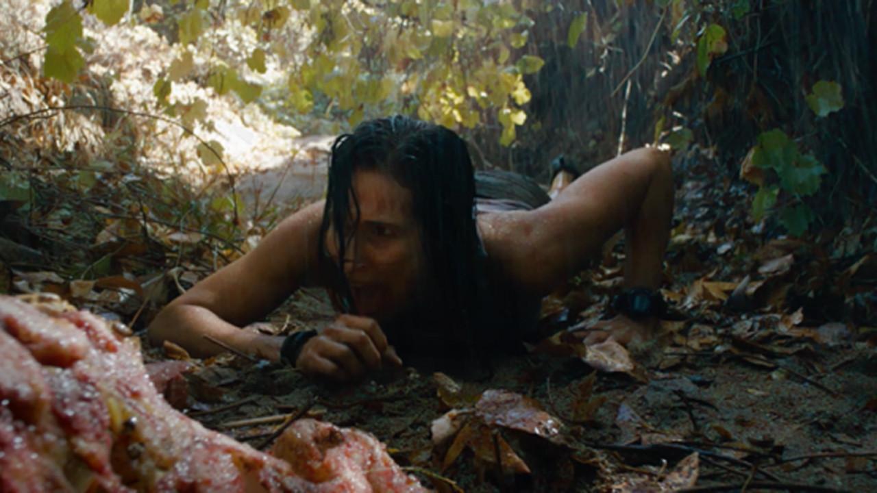 Shallow Water 2017 movie scene