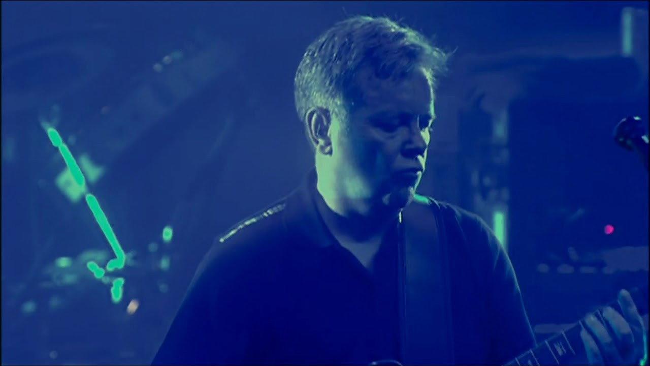 New Order - Live in Glasgow 2008 movie scene