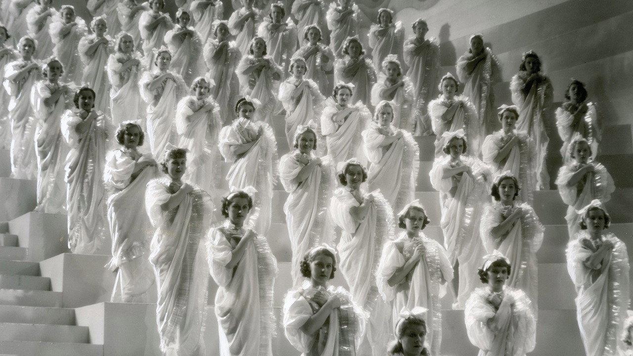 Premiere 1937 movie scene