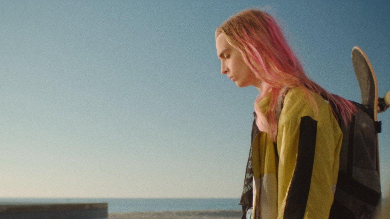 Lola and the Sea 2019 movie scene