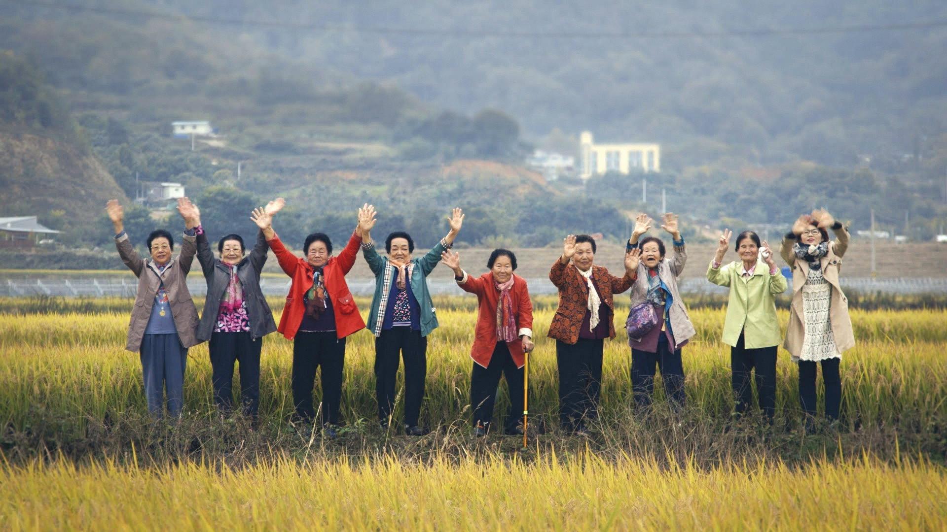 Granny Poetry Club 2019 movie scene