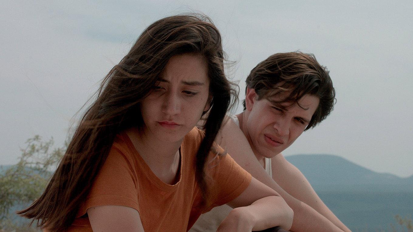 En el camino 2020 movie scene