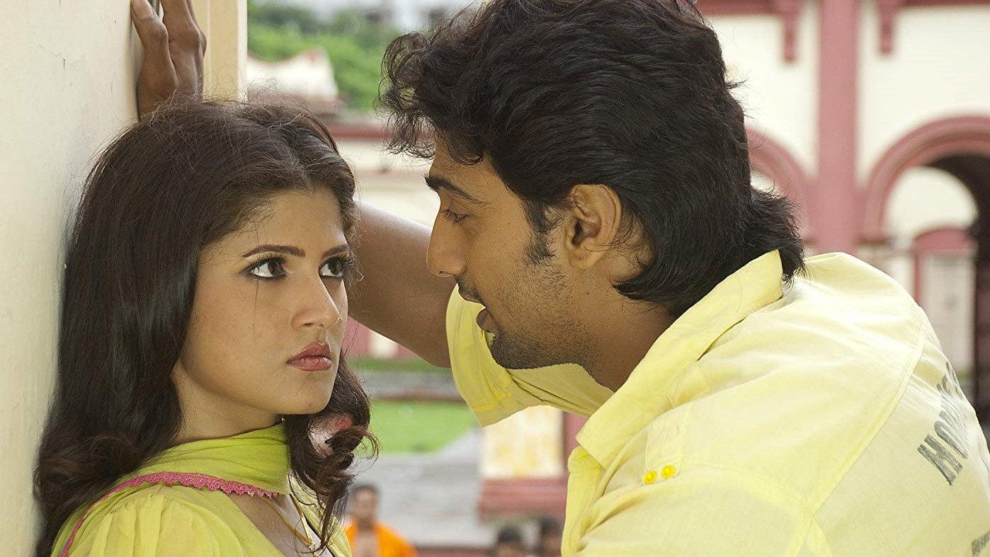 Shedin Dekha Hoyechilo 2010 movie scene