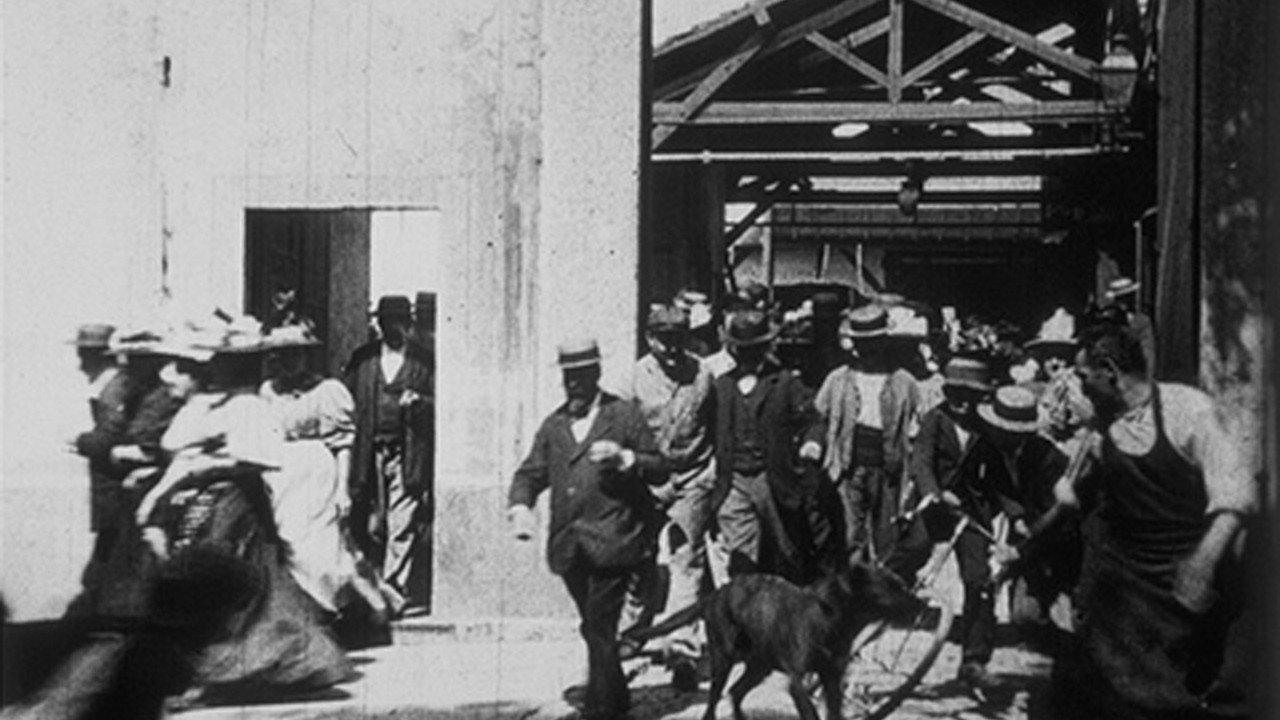Sortie d'usine, [III] 1896 movie scene