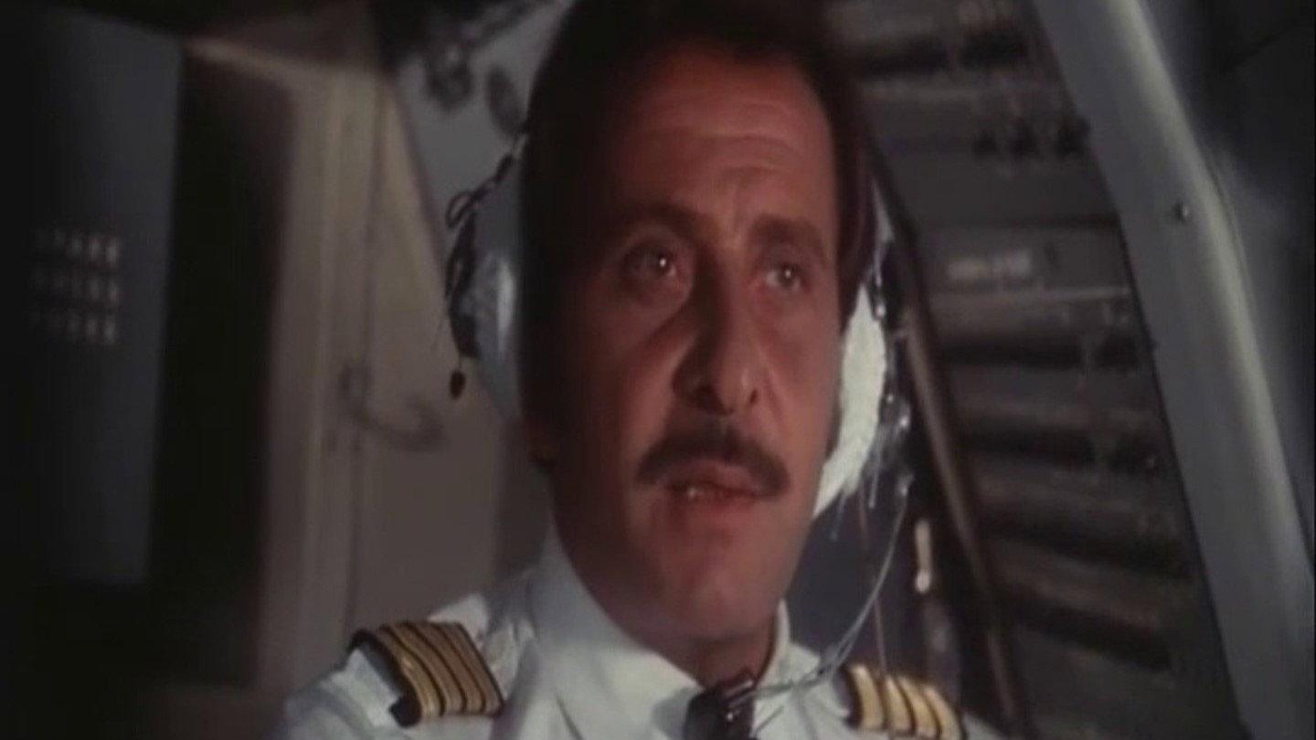Piange… il telefono 1975 movie scene