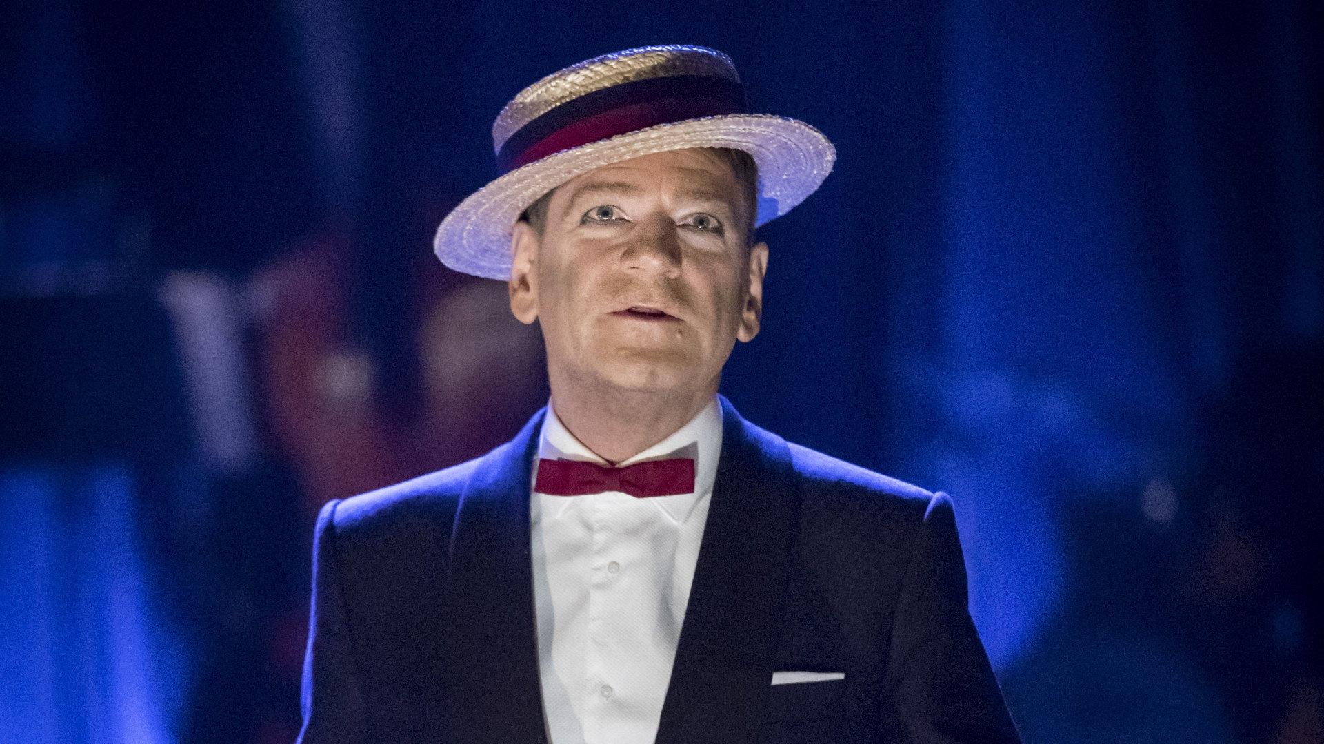 Branagh Theatre Live: The Entertainer 2016 movie scene
