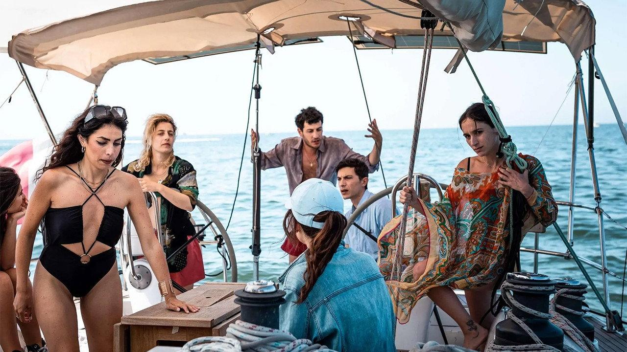 La spiaggia dei gabbiani 2023 movie scene
