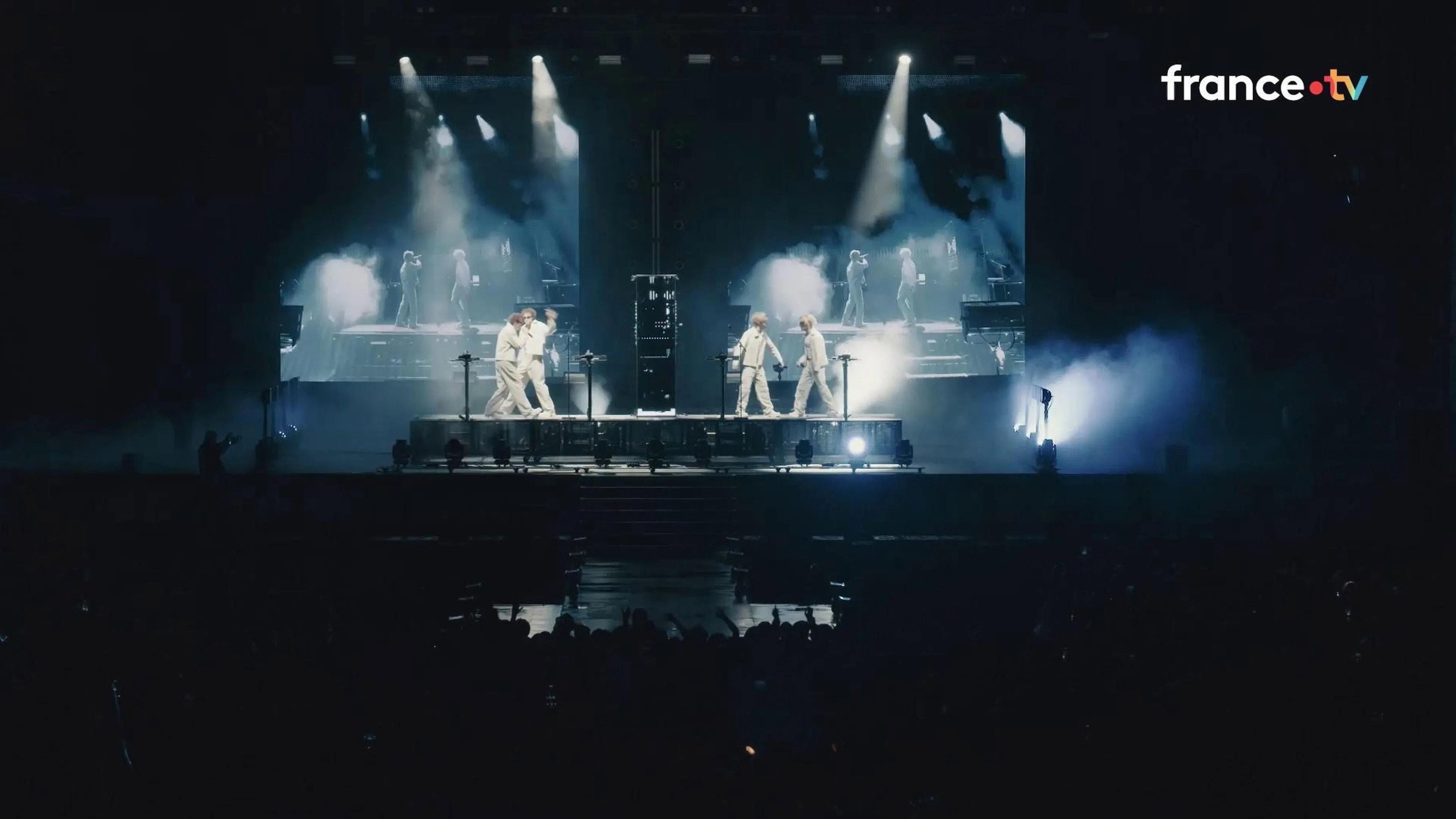 Ofenbach en concert aux Vieilles Charrues 2025 2025 movie scene