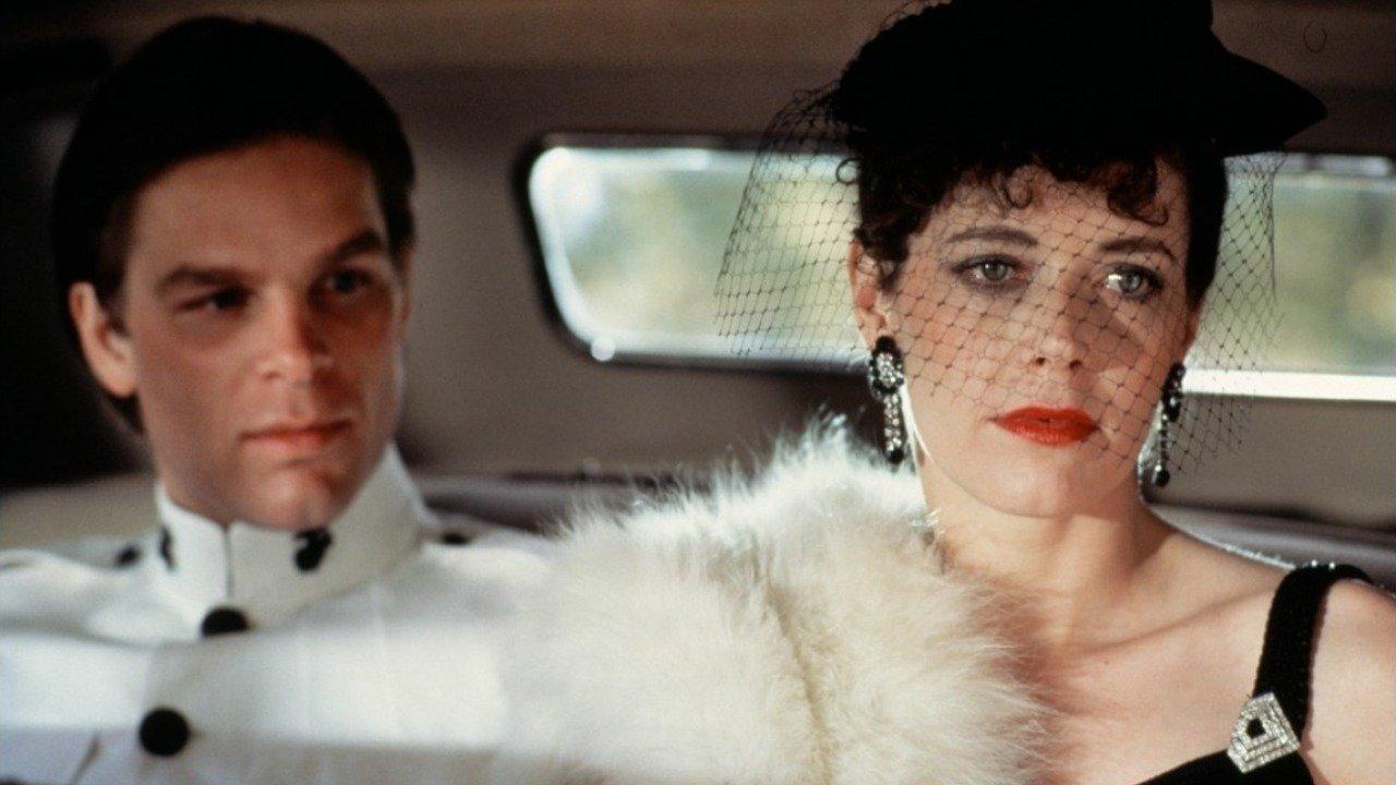 Emmanuelle 4 1984 movie scene