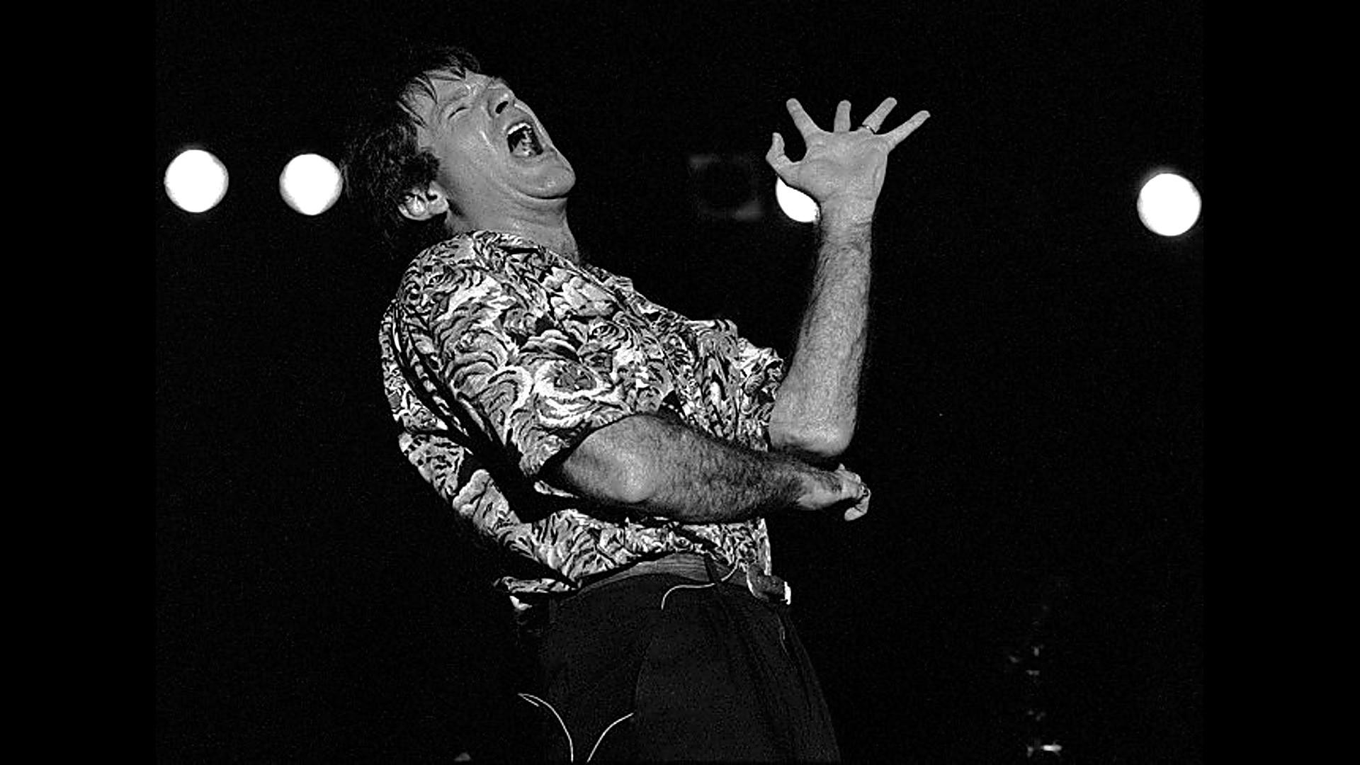 Robin Williams: Laugh Until You Cry 2022 movie scene