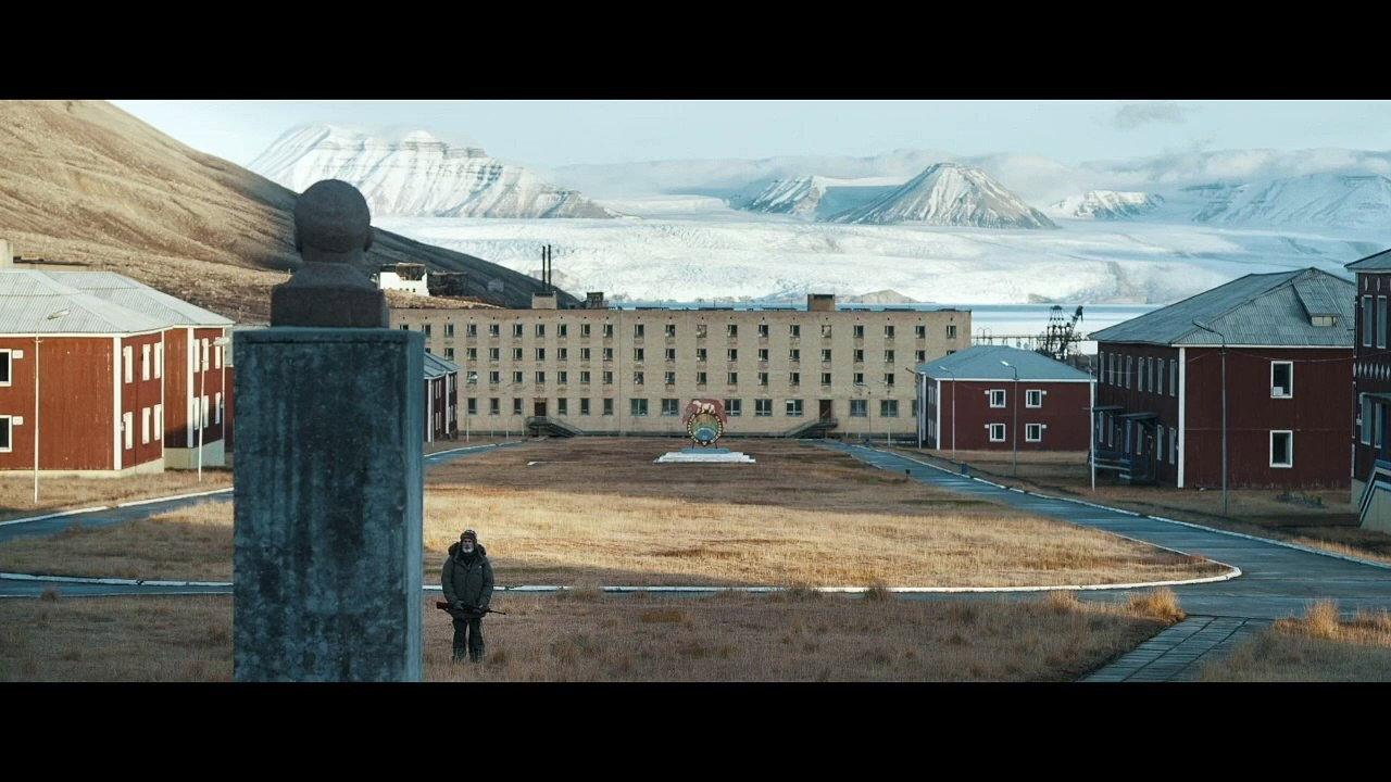 Pyramiden 2025 movie scene