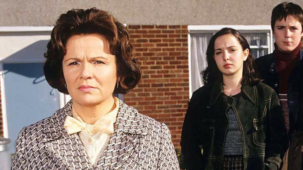 Titanic Town 1998 movie scene